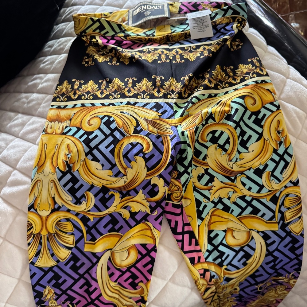 GIanni VERSACE - Picture 2 of 6